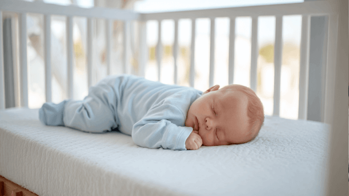 matelas-ferme-bebe-securite-sommeil.jpg